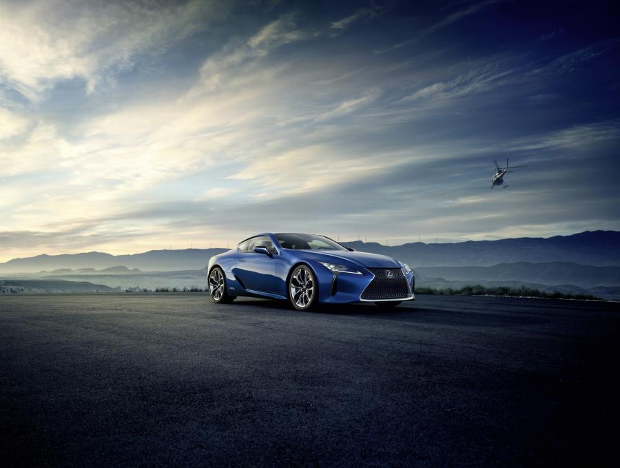  Lexus LC500h 2017 года  (WW) (фото 16 из 40)